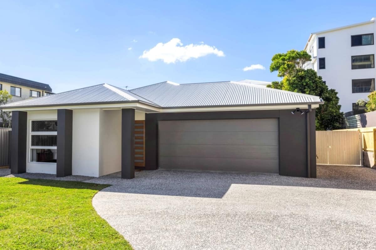 4 Bedroom Holiday Home