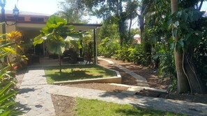 Khuôn viên nơi lưu trú