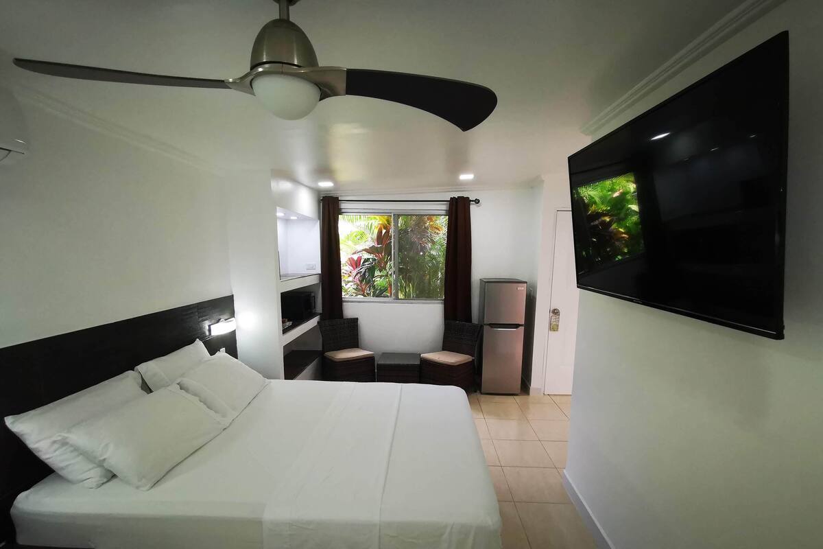 Kamar Double Deluks | Brankas, ruang kerja ramah laptop, Wi-Fi gratis, dan seprai linen