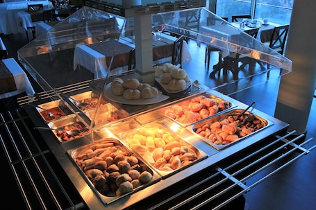 Buffet. Eira do Serrado Hotel & SPA
