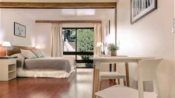 Standard | Cofres nos quartos, Wi-Fi de cortesia