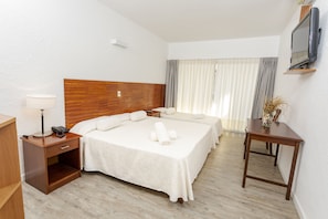 Matelas mémoire de forme, minibar, coffres-forts dans les chambres