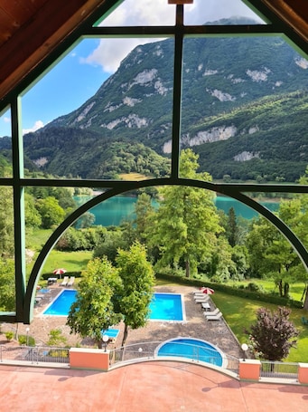 Seasonal outdoor pool, pool umbrellas, sun loungers