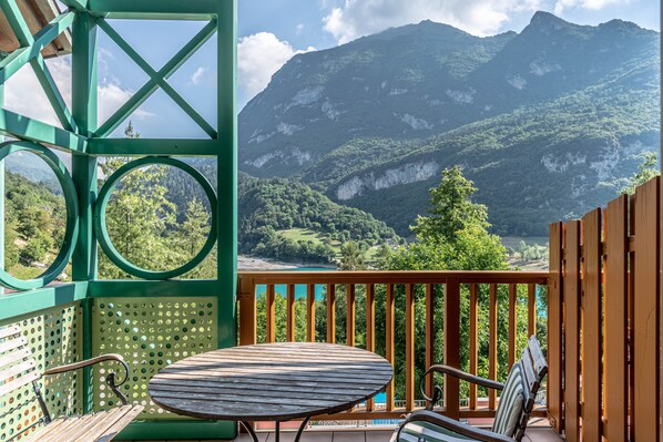 Studio, Kitchenette, Lake View