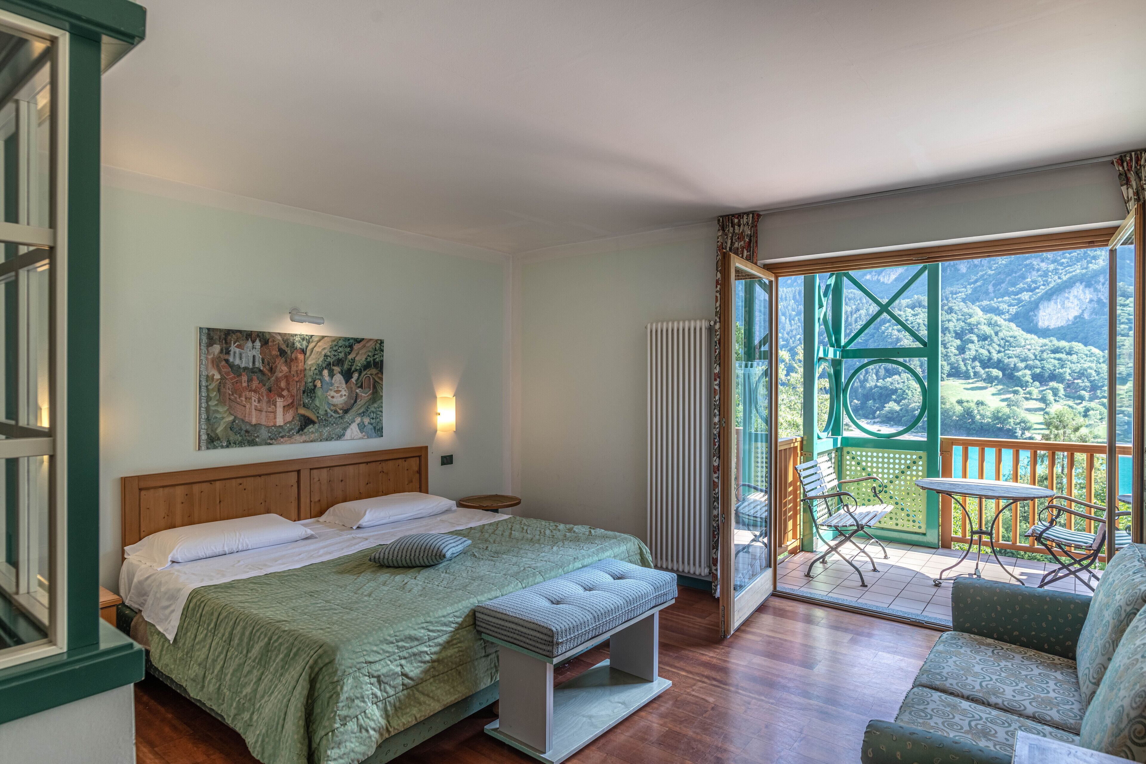 studio, kitchenette, lake view | 1 bedroom, desk, blackout curtains, free wifi