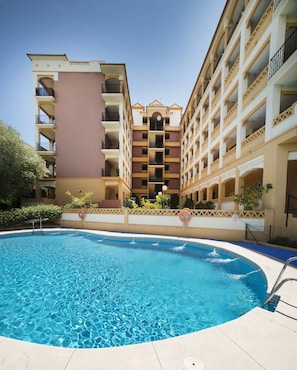 Seasonal outdoor pool