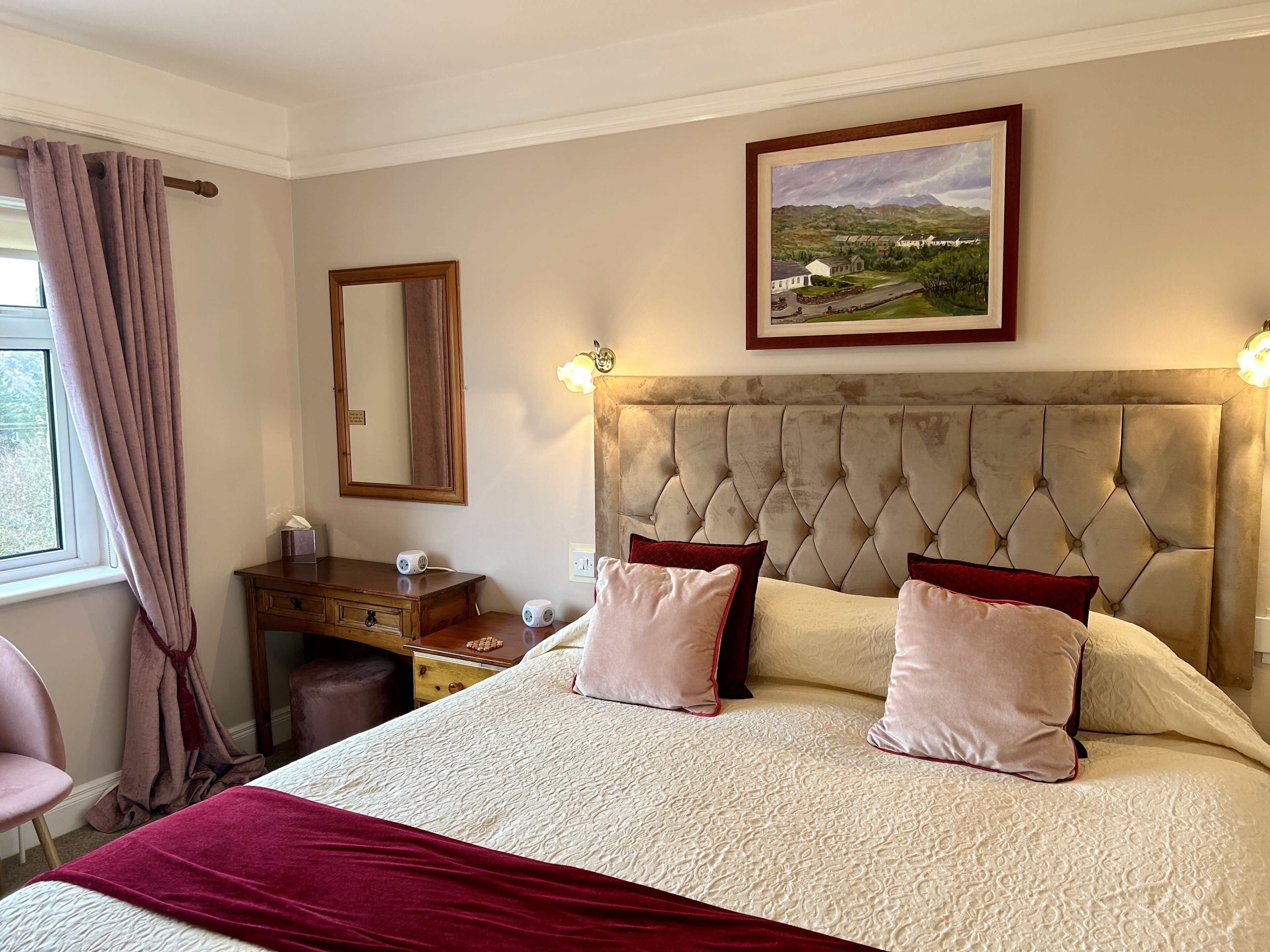 Classic Apartment, 2 Bedrooms, Non Smoking, Mountain View | Premium bedding, pillowtop beds, desk, laptop workspace