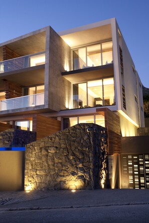 Exterior detail - POD Camps Bay (Cape Town)