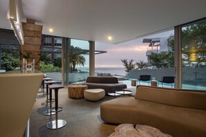 Bar (on property) - POD Camps Bay (Cape Town)
