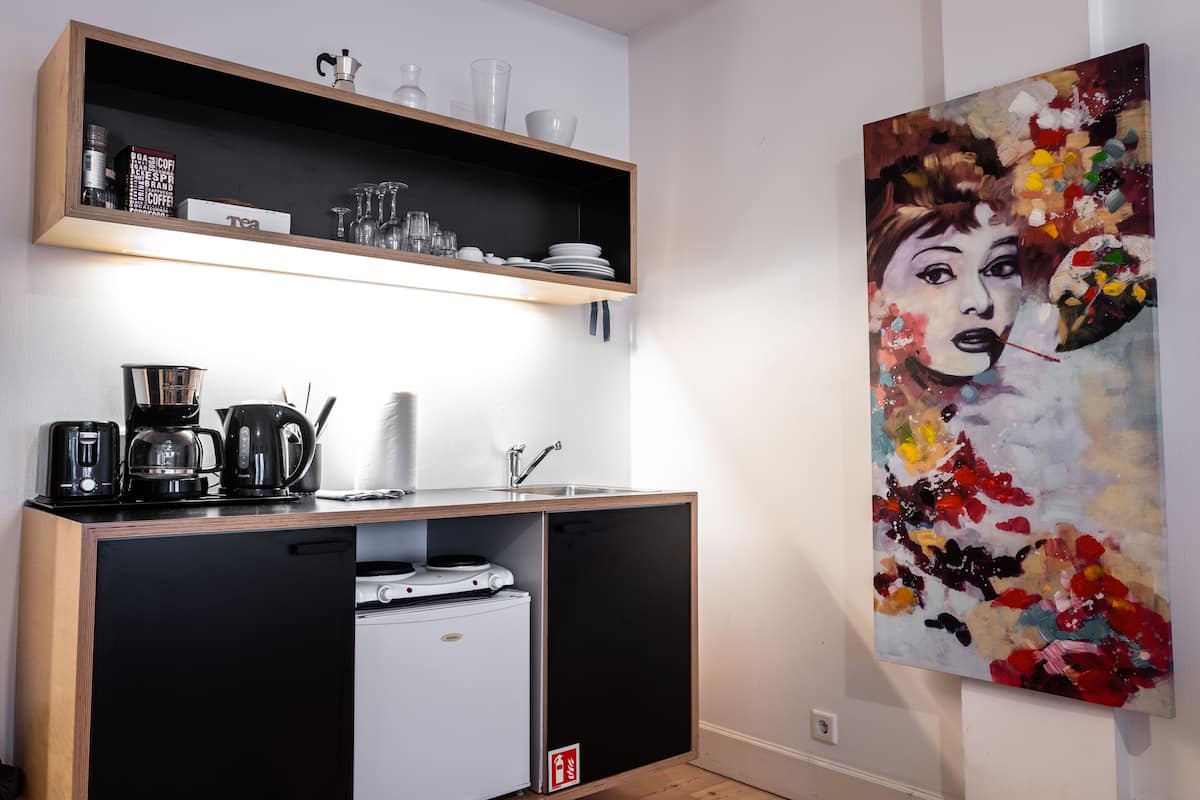 Standard-Studio | Eigene Küche | Espressomaschine, Kühlschrank, Mikrowelle, Herdplatte