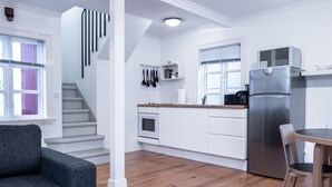 Casa, 1 quarto | Cozinha privada | Máquina de café expresso, geladeira, micro-ondas, cooktop