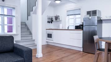 House, 1 Bedroom | Private kitchen | Fridge, microwave, stovetop, espresso maker
