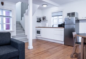 Huis, 1 slaapkamer | Privékeuken | Een koelkast, een microgolfoven, een kookplaat, een espressoapparaat