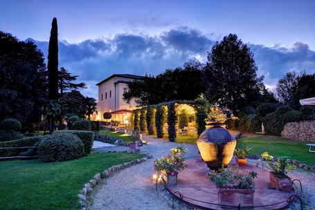 Exterior. Villa Sabolini
