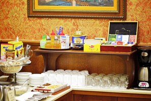 Daily buffet breakfast for a fee - Gold Apartments (Budapest)