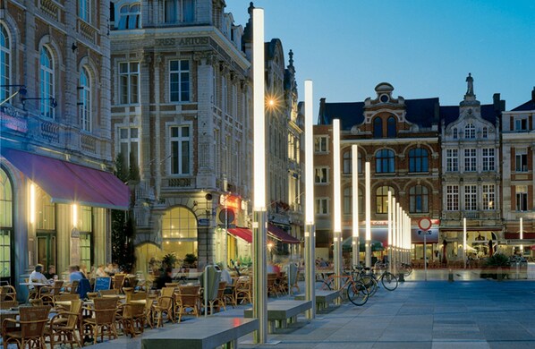 Front of property - evening/night