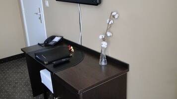 Twin Room | Room amenity