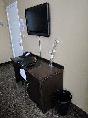 Twin Room | Room amenity