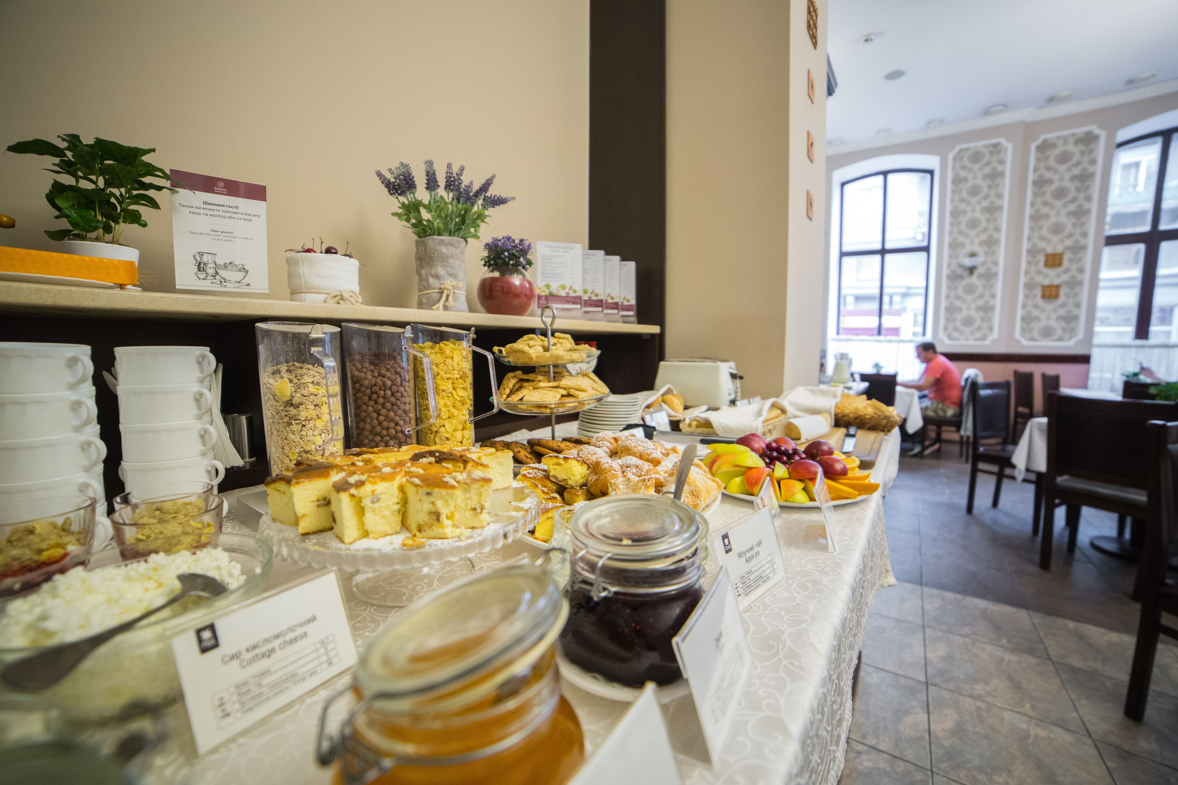 Free daily buffet breakfast