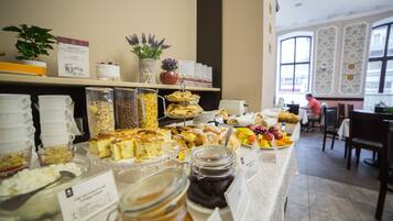 Free daily buffet breakfast