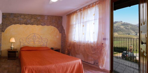 Soundproofing, cots/infant beds, rollaway beds, free WiFi - Agriturismo Le due Cascine (San Marzano Oliveto)