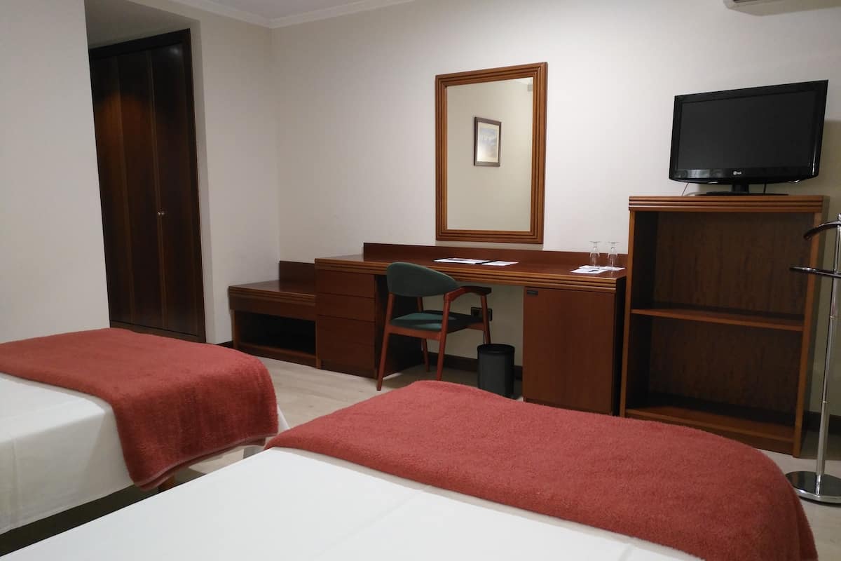 Standard Twin Room, Ensuite | Free WiFi, bed sheets