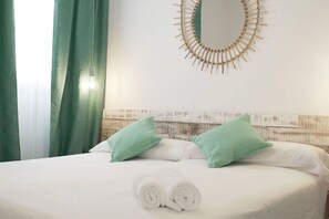 Free WiFi, bed sheets - Apartamentos Fleming 50 (Sant Antoni de Portmany)