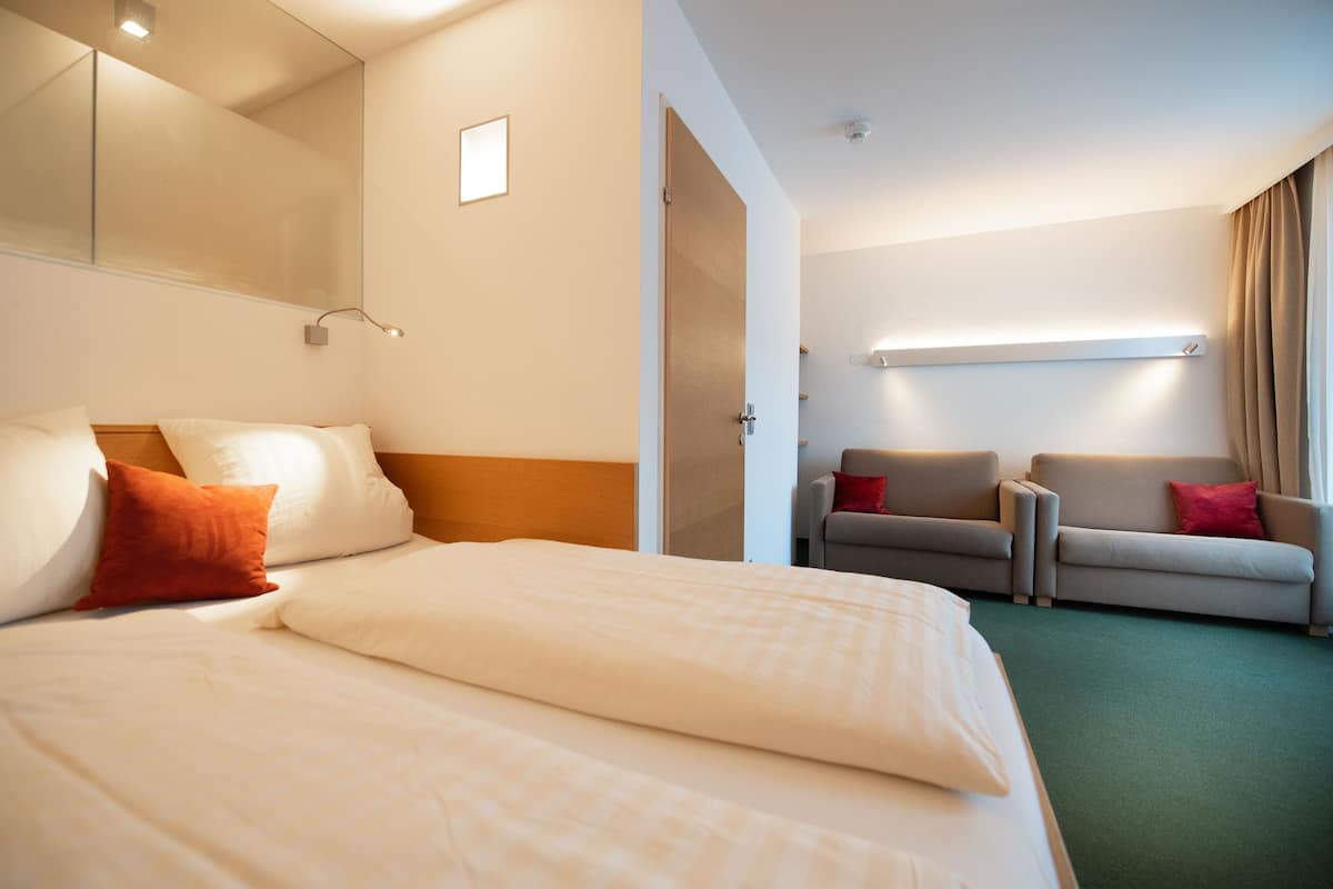 Superior Apartment (OKTETT) | 1 bedroom, hypo-allergenic bedding, in-room safe, soundproofing
