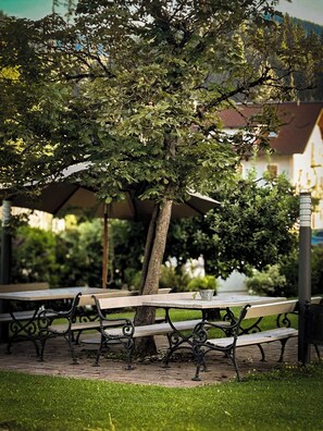 BBQ/picnic area - Harmls Aparthotel (Flachau)