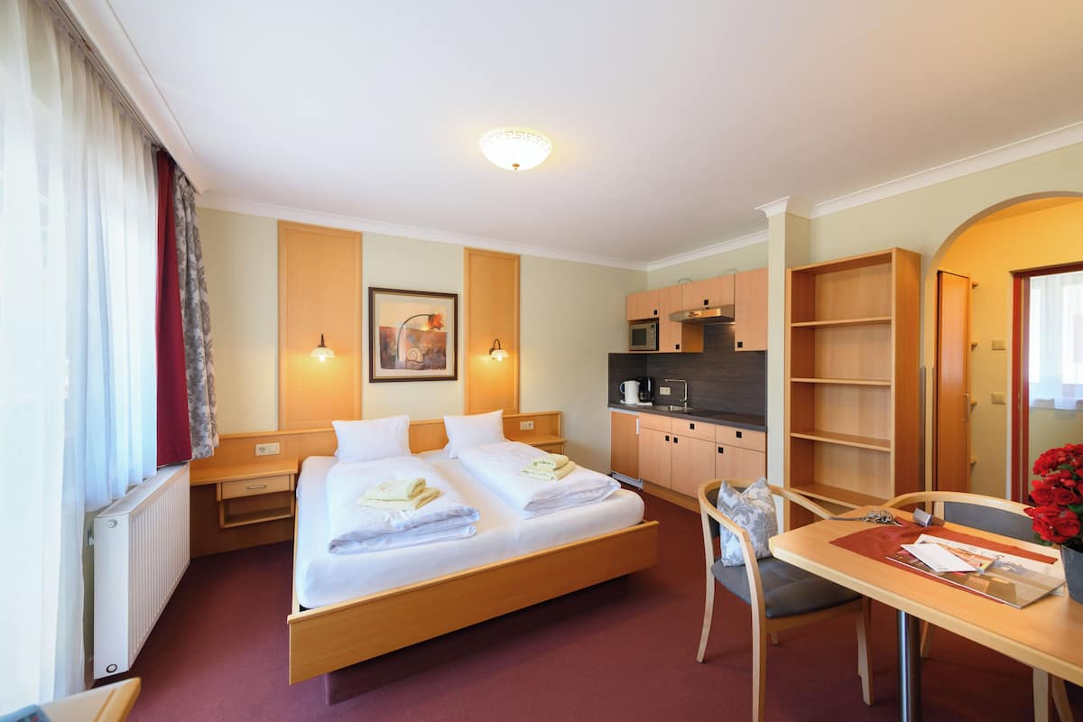 Studio, Balcony (DUETT) | 1 bedroom, hypo-allergenic bedding, in-room safe, soundproofing
