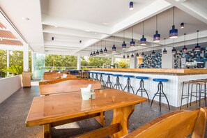 Bar vid poolen