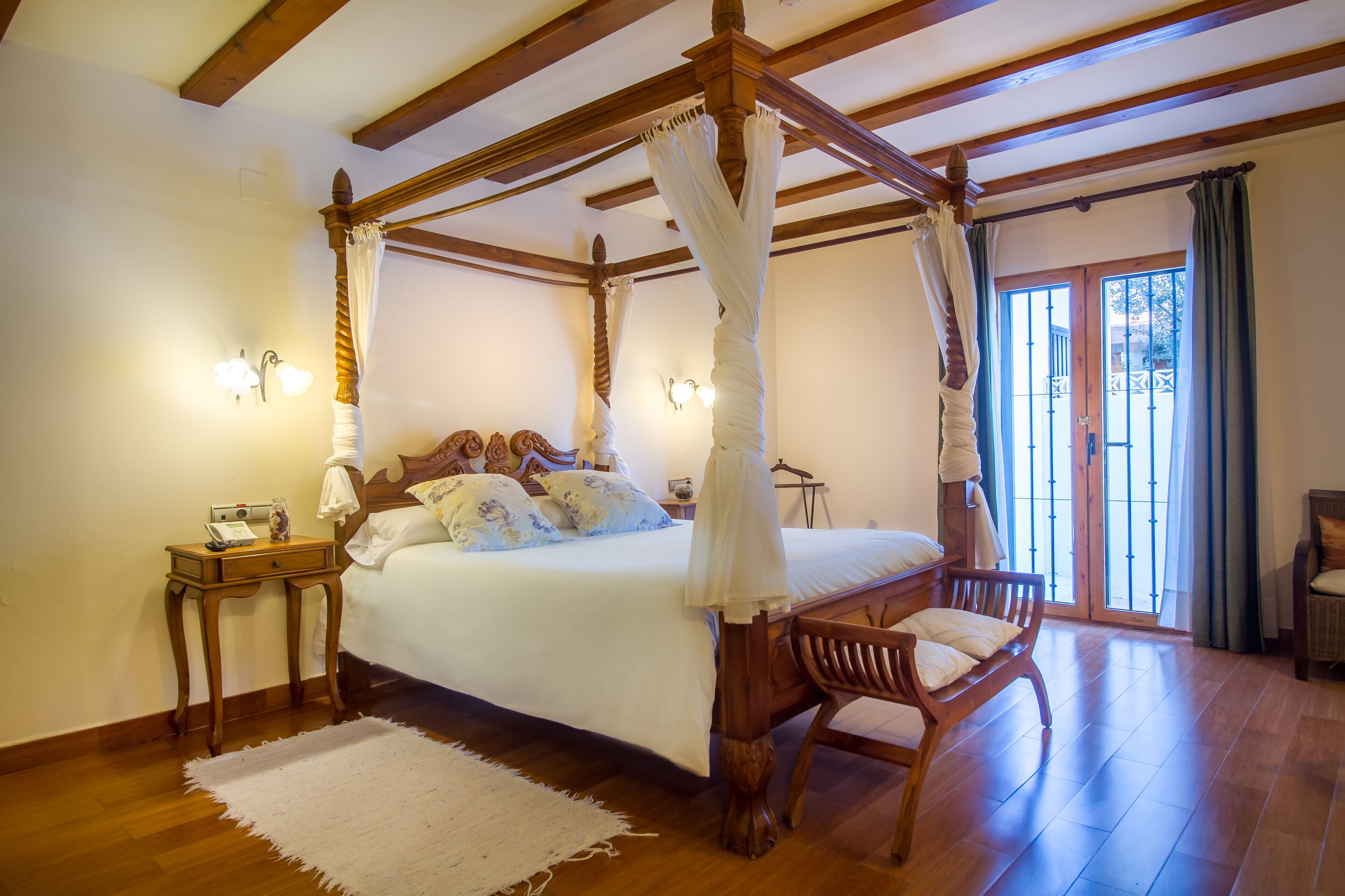 superior double room, terrace | 1 bedroom, minibar, in-room safe, desk