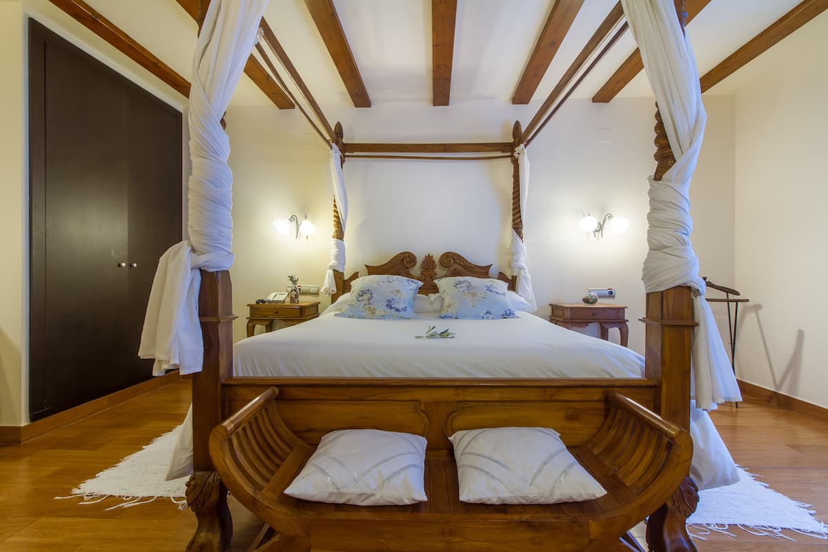 Superior Double Room, Terrace | Minibar, in-room safe, desk, laptop workspace