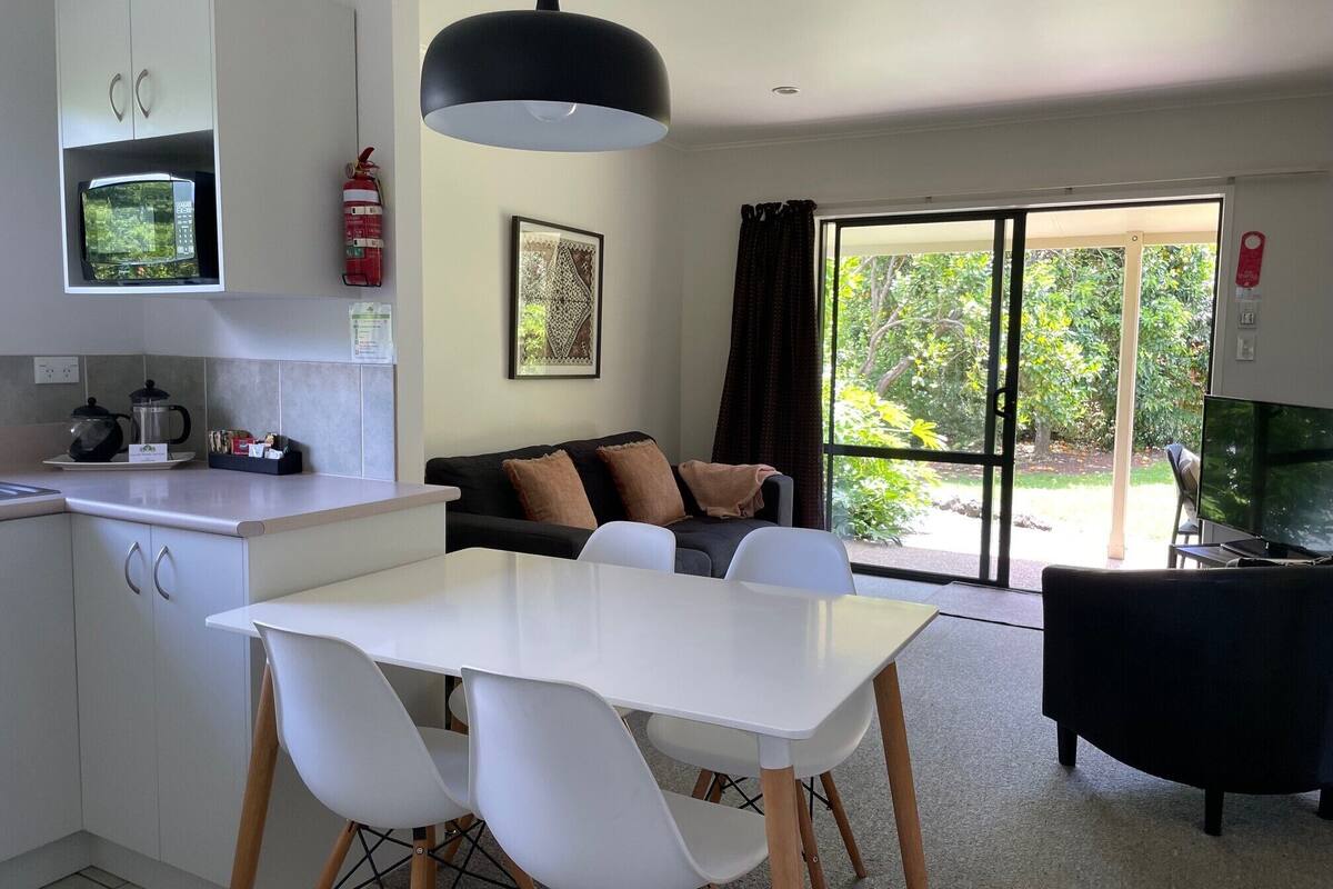 Family Apartment, 2 Bedrooms | Living area | TV
