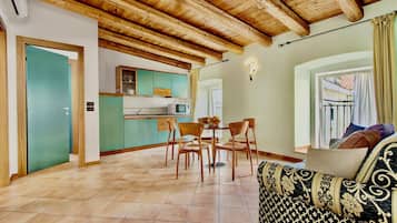 Appartamento familiare | Cucina privata | Frigorifero, microonde, piano cottura, lavastoviglie