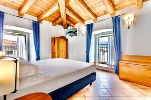 Premium bedding, down duvets, in-room safe, individually furnished