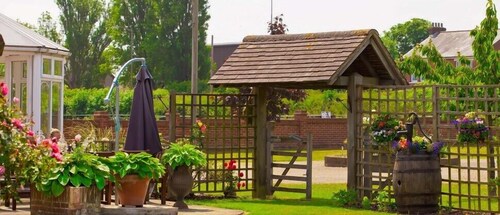 OYO Elmcroft Guest House