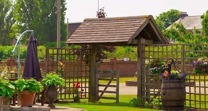OYO Elmcroft Guest House