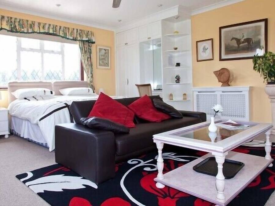 Desk, iron/ironing board, free WiFi