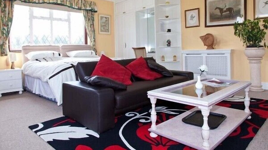 OYO Elmcroft Guest House