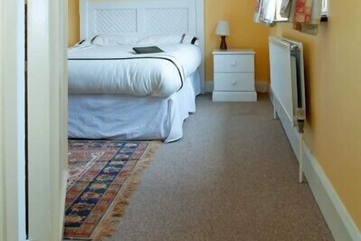 Desk, iron/ironing board (on request), WiFi (free)