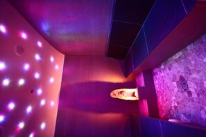 Sauna, steam room - Aparthotel Kristall (Altenmarkt im Pongau)