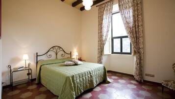 Superior Apartment, 3 Bedrooms, Garden View (6 adults) | Desk, iron/ironing board, free WiFi