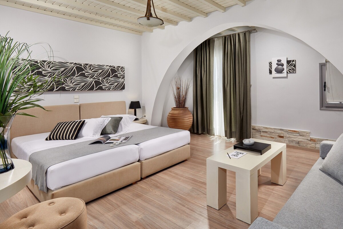 In-room safe, blackout curtains, soundproofing, free cots/infant beds