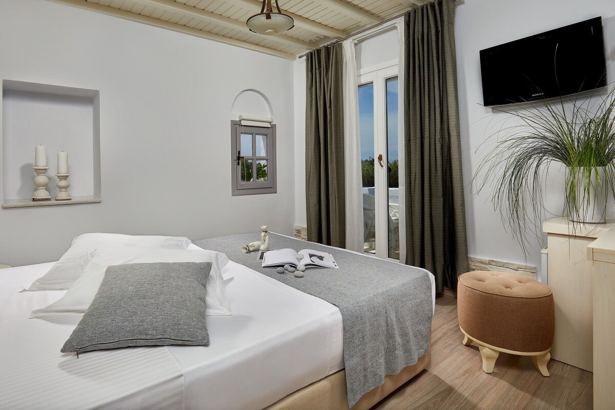 Standard Room | In-room safe, blackout curtains, soundproofing, free cots/infant beds