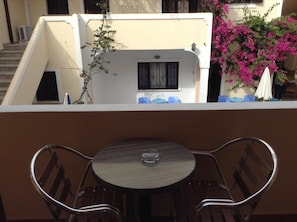 Balcony - Antonia Apartments (Santorini)