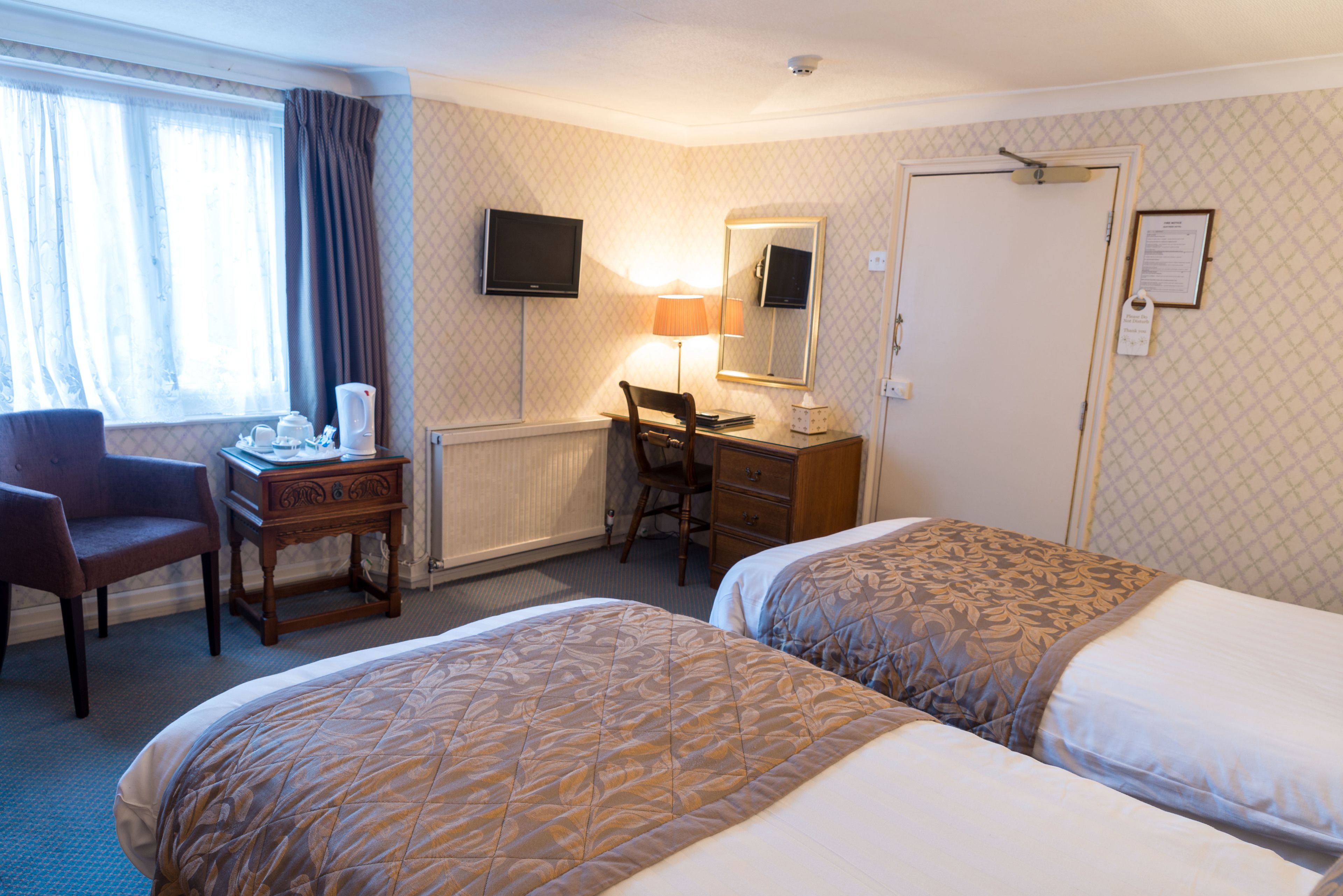 standard twin room, inland view | free wifi, bed sheets