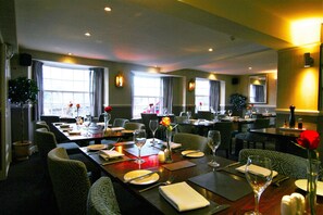 Serveert lunch en diner
