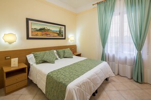 In-room safe, desk, free WiFi, bed sheets - Hotel Astor Victoria (Forte dei Marmi)