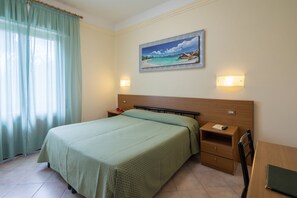 In-room safe, desk, free WiFi, bed sheets - Hotel Astor Victoria (Forte dei Marmi)